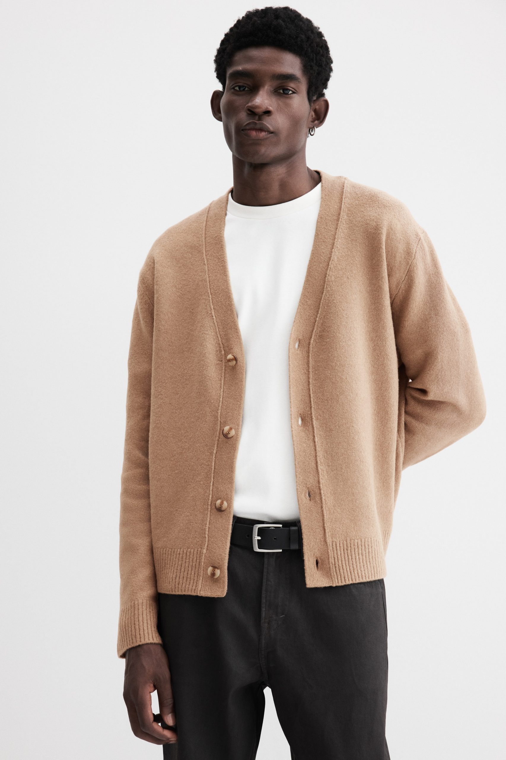 beige-strickjacke-672obn-1.jpg beige strickjacke – Bild 1
