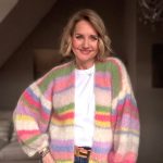 bunte strickjacke