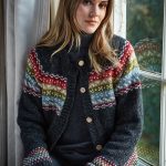 bunte strickjacke