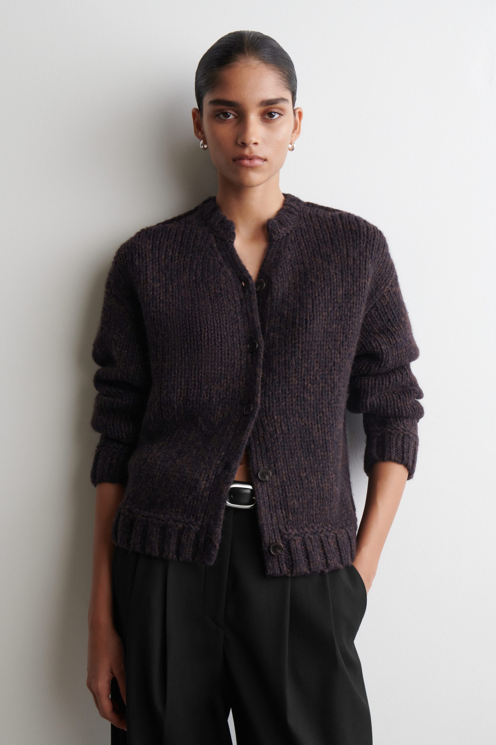 cos-strickjacke-401fky-1.jpg cos strickjacke – Bild 1