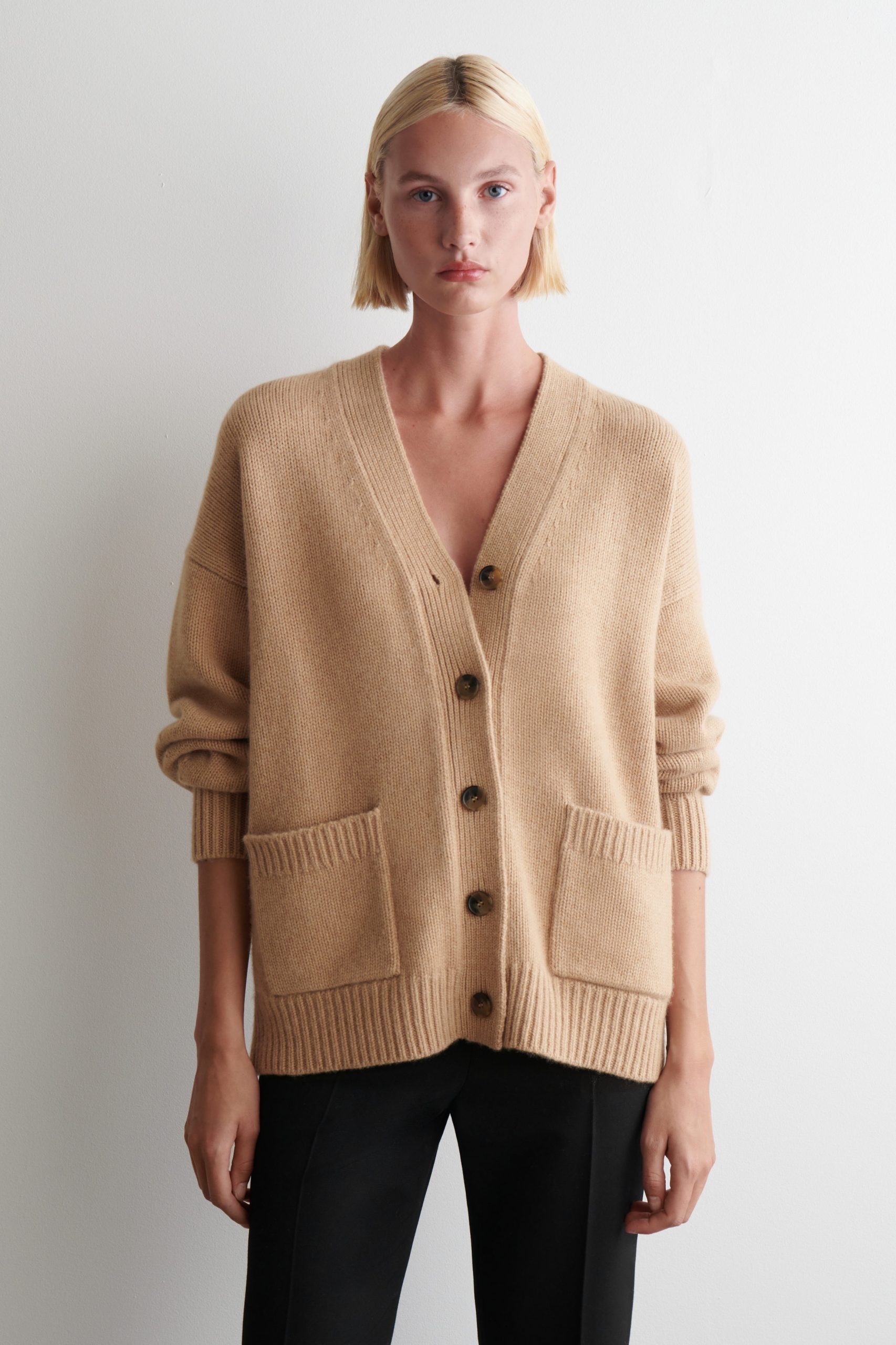 cos-strickjacke-998vyx-1.jpg cos strickjacke – Bild 1