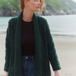 grüne strickjacke