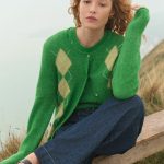 grüne strickjacke