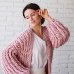 pinke strickjacke