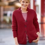 rote strickjacke