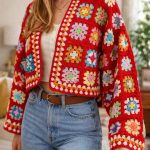 rote strickjacke