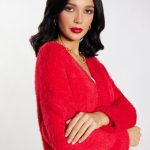 rote strickjacke