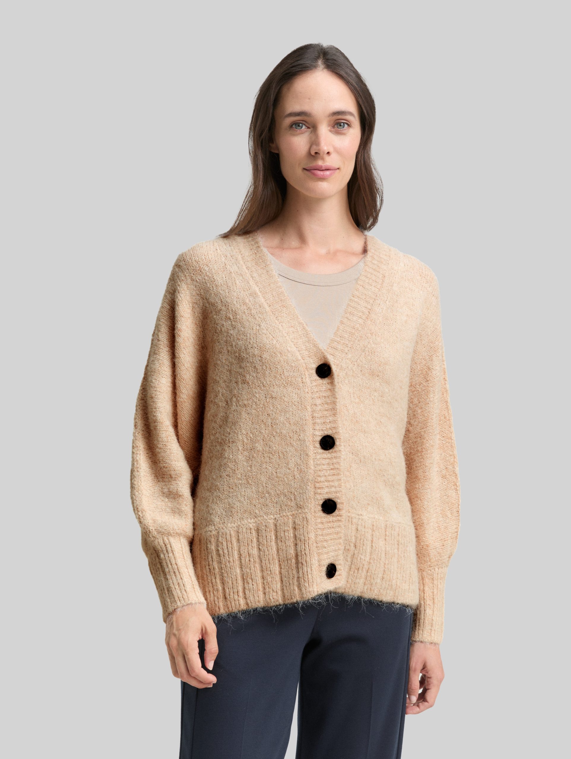 strickjacke-beige-392zxw-1.jpg strickjacke beige – Bild 1