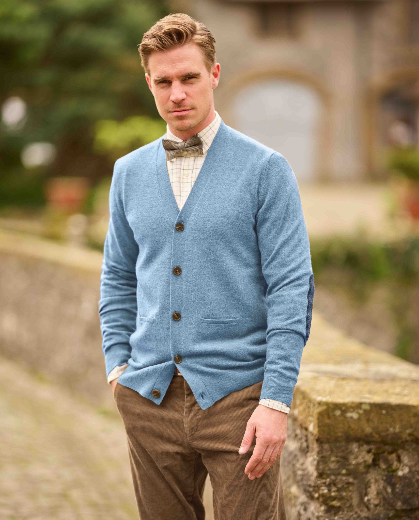 strickjacke-blau-950xpf-1.jpg strickjacke blau – Bild 1