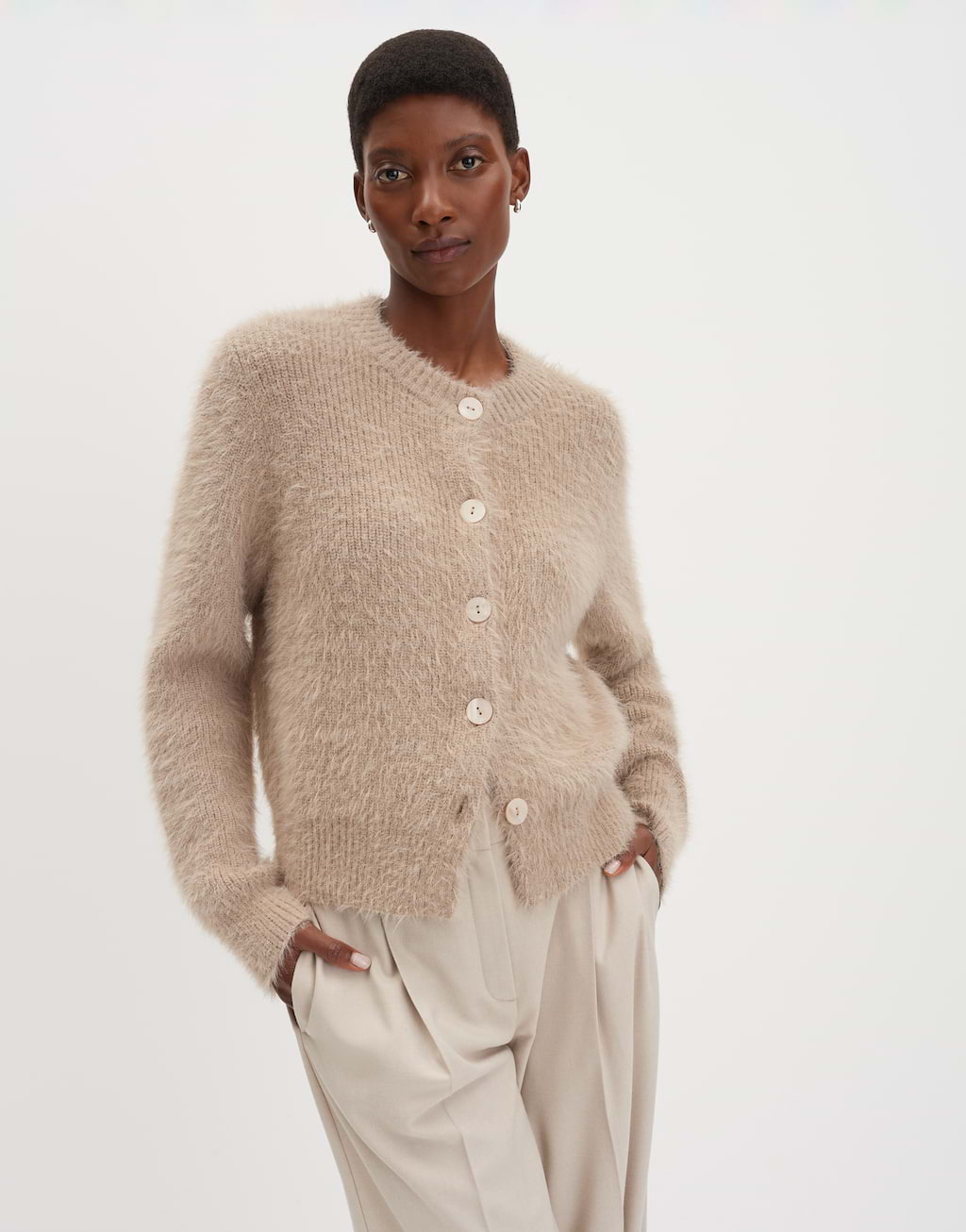 strickjacke-braun-282bed-1.jpg strickjacke braun – Bild 1