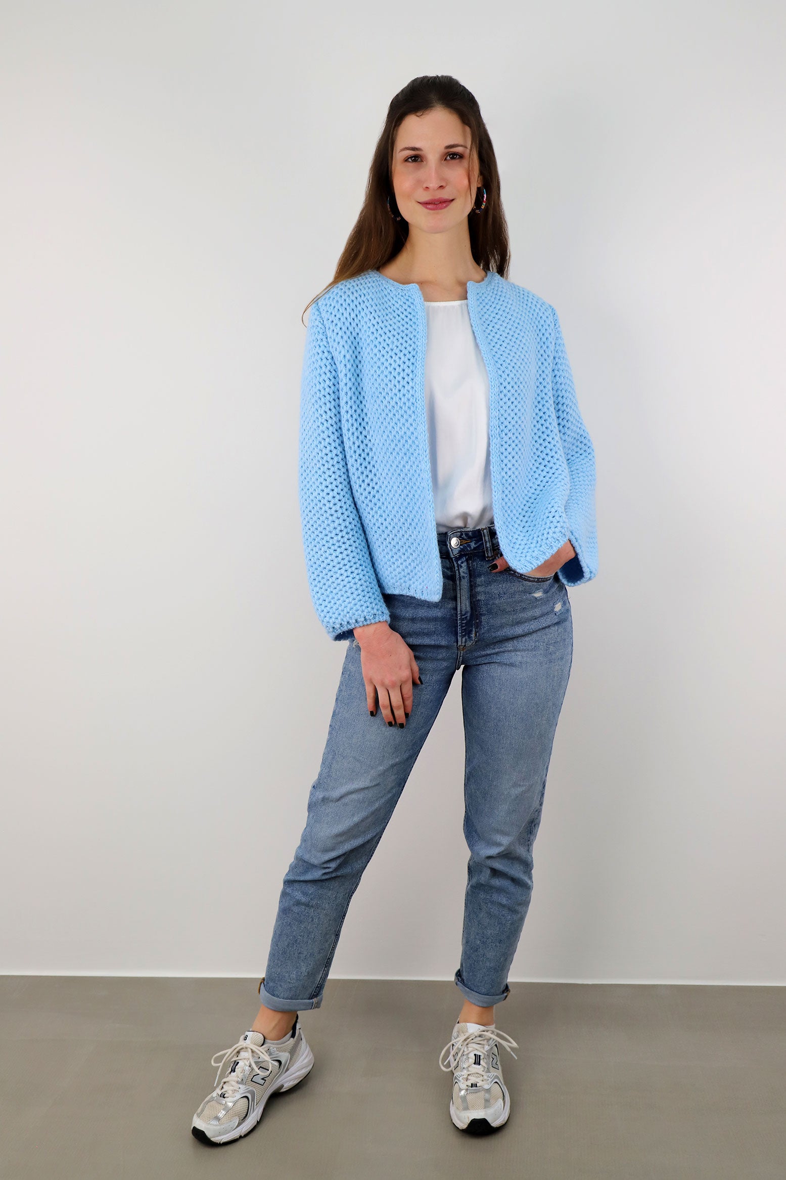 strickjacke-hellblau-136jgd-1.jpg strickjacke hellblau – Bild 1
