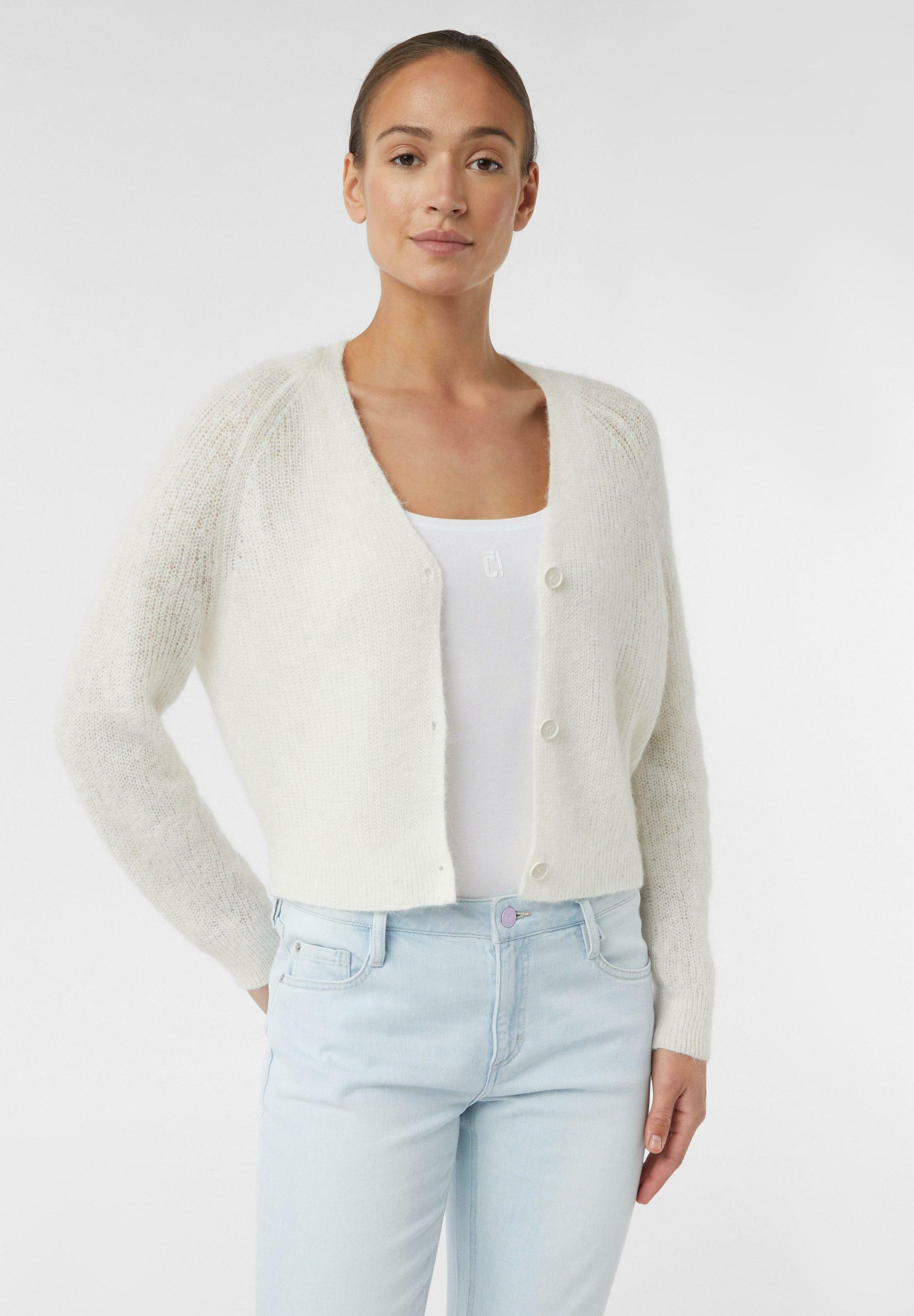 strickjacke-weiss-137zrx.jpg strickjacke weiß – Bild 1